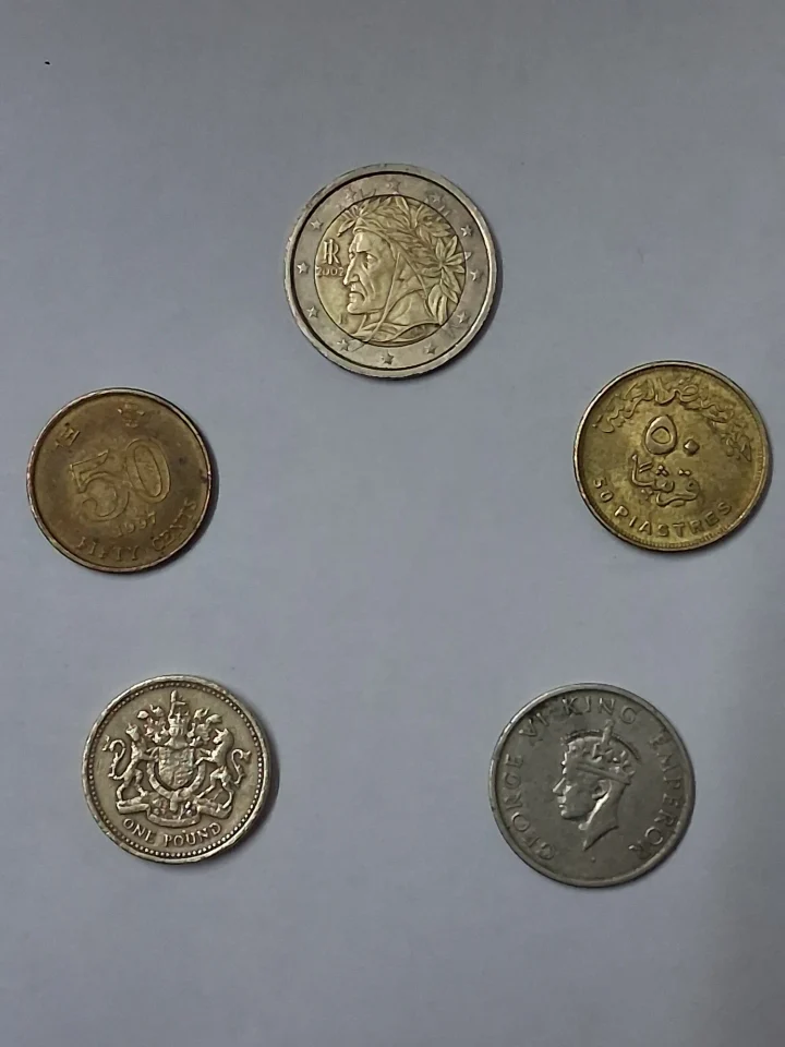 Old coins of Egypt, Hong Kong, Italy, UK, India — सिक्का, फ़ोटो 1/2
