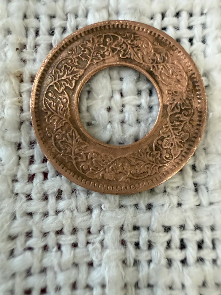1945 UNC hole one pice bronze coin