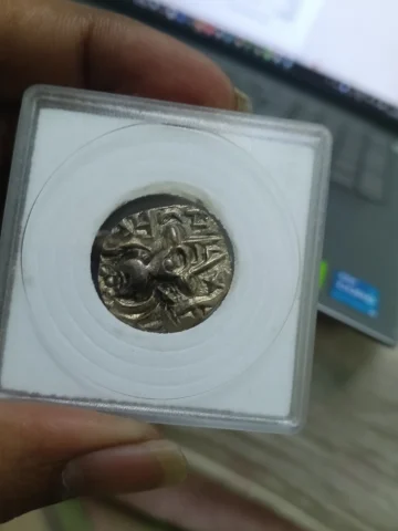 Post-Gupta, Karkotas of Kashmir, Pratapaditya, Based Gold Dinar, — photo 3 of 3
