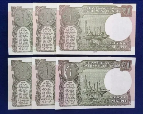 ##GEM UNC 1 RUPEE 2015. R Mehrishi. (1 pc ) 2016. Ratan p Watal ( 1 pc ) 2017. S DAS. (1 pc ) 2018. Subhash C… — banknote, photo 2 of 2